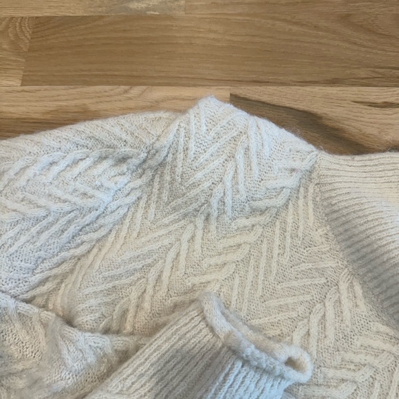 ASTR the Label Carlota Mock Neck Sweater Small - Picture 6 of 6